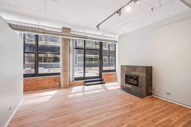 130 S Canal Street 210, Chicago, IL 60606