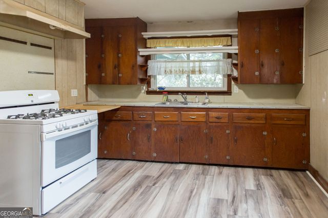 4618 Old Waltertown Road, Waycross, GA 31503