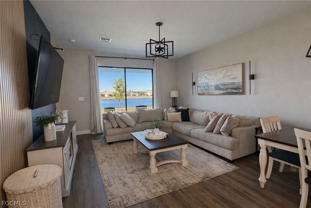 14226 Pine Lodge LN, Fort Myers, FL 33913