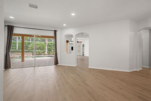18115 REGENTS SQUARE DRIVE, Tampa, FL 33647