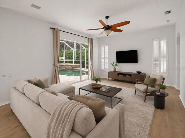 18115 REGENTS SQUARE DRIVE, Tampa, FL 33647