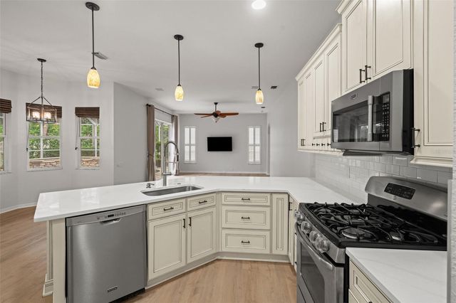 18115 REGENTS SQUARE DRIVE, Tampa, FL 33647
