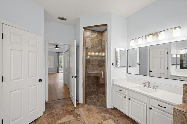 18115 REGENTS SQUARE DRIVE, Tampa, FL 33647