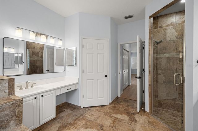 18115 REGENTS SQUARE DRIVE, Tampa, FL 33647