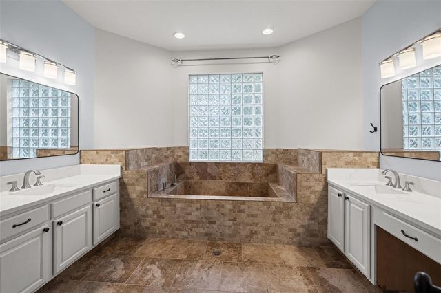 18115 REGENTS SQUARE DRIVE, Tampa, FL 33647