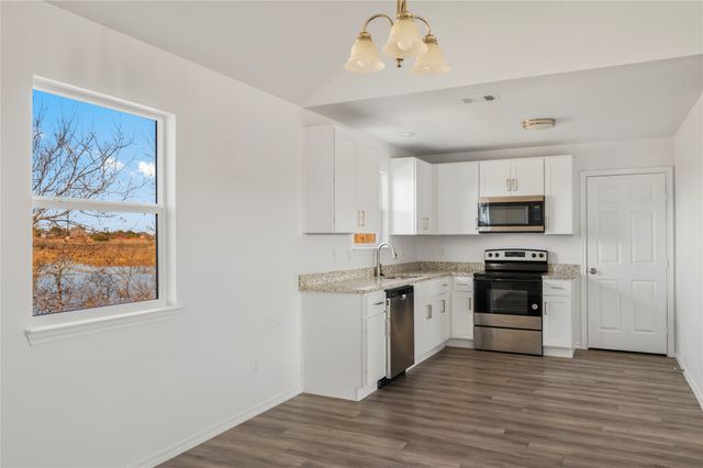 437 Whitney Court, Rio Vista, TX 76093