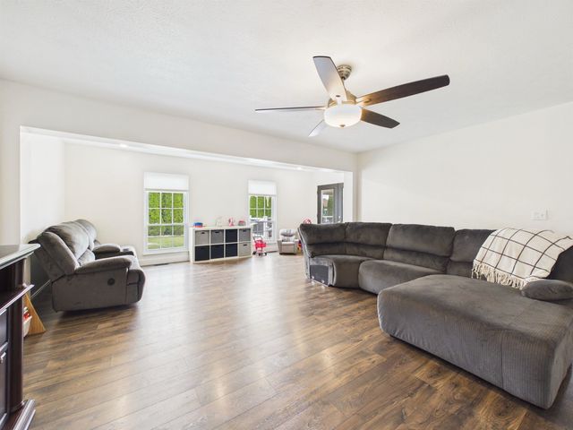 213 David St., Hurricane, WV 25526