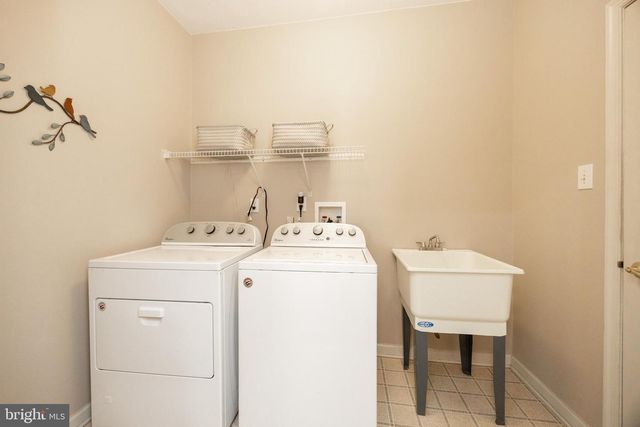 1204 BELLOWS CT, Downingtown, PA 19335