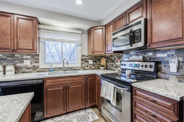 14 Walpole Court, Perinton, NY 14450