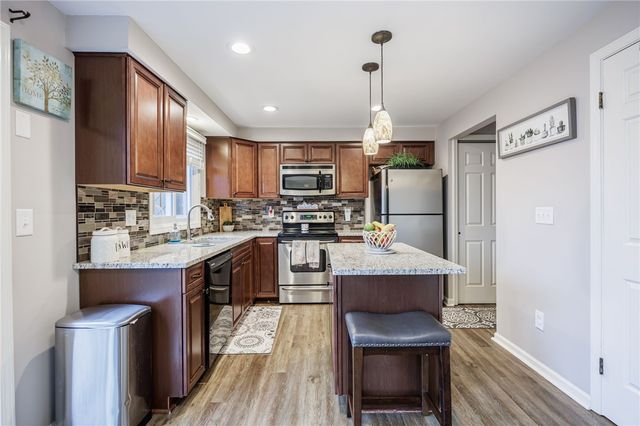 14 Walpole Court, Perinton, NY 14450