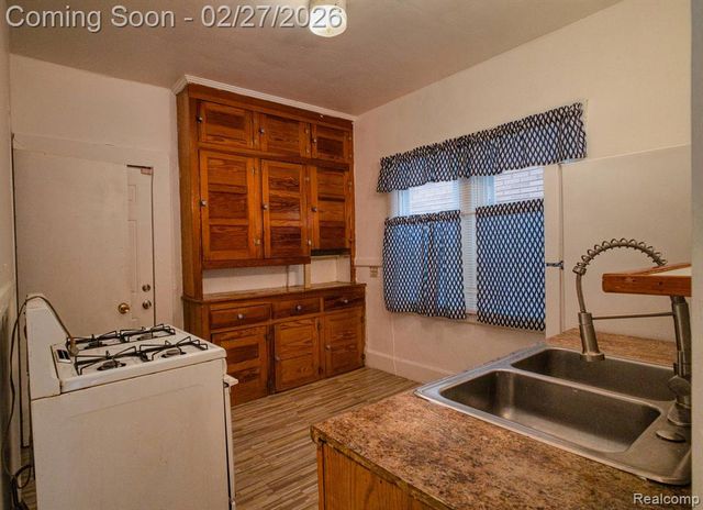 4518 Bewick Street, Detroit, MI 48214