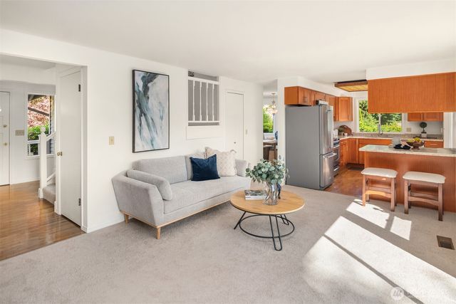 4230 205 Place NE, Sammamish, WA 98074