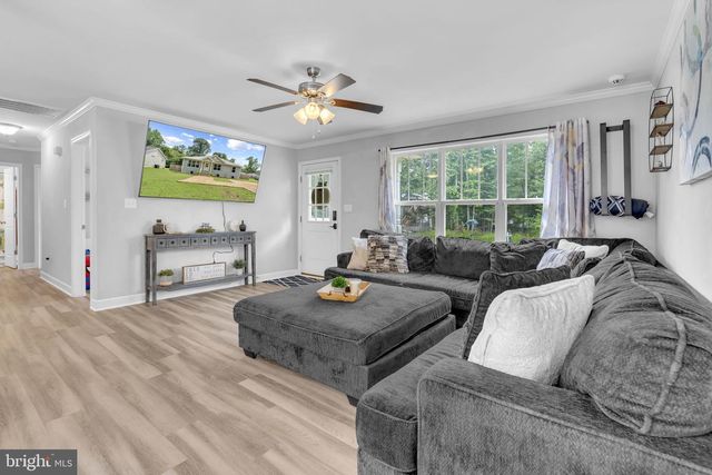 233 STRATFORD DR, Colonial Beach, VA 22443