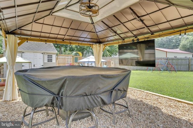 233 STRATFORD DR, Colonial Beach, VA 22443