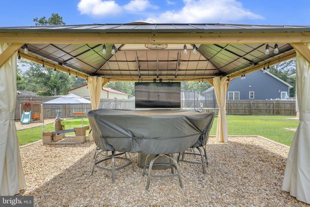 233 STRATFORD DR, Colonial Beach, VA 22443