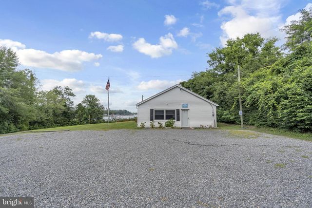 233 STRATFORD DR, Colonial Beach, VA 22443