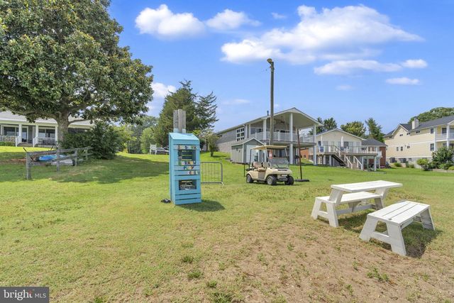 233 STRATFORD DR, Colonial Beach, VA 22443