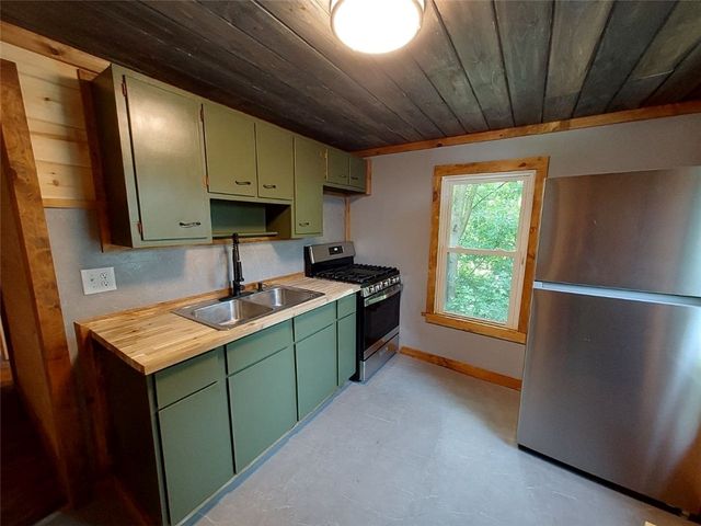 2 Guilfoil Avenue, Auburn, NY 13021