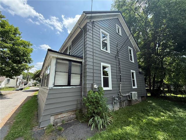 2 Guilfoil Avenue, Auburn, NY 13021