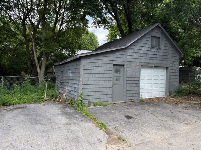 2 Guilfoil Avenue, Auburn, NY 13021