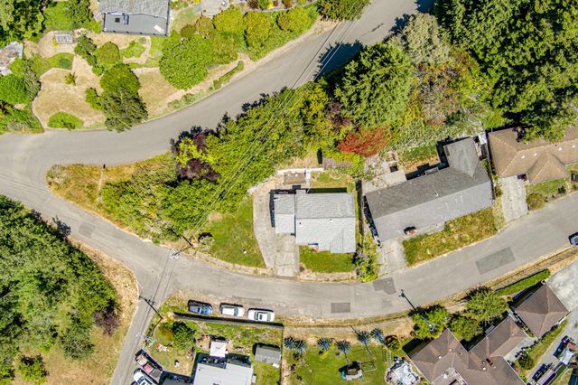 243 Newell Drive, Fortuna, CA 95540
