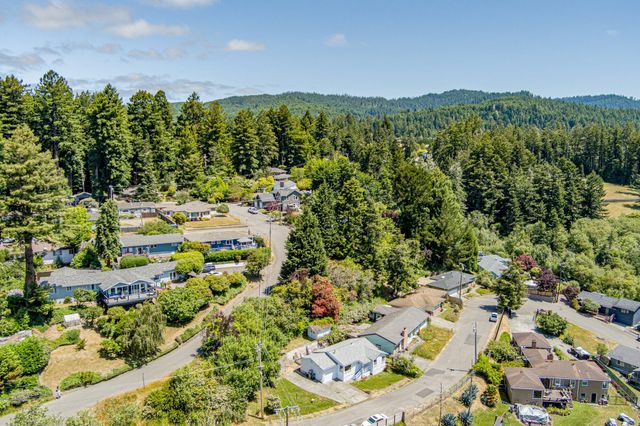 243 Newell Drive, Fortuna, CA 95540