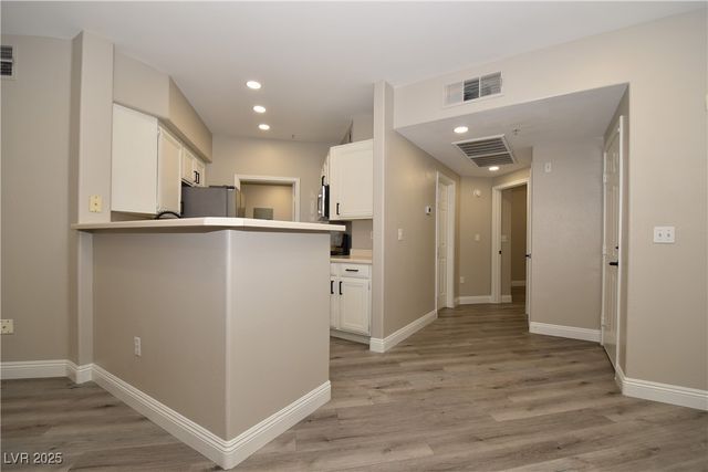 7155 South Durango Drive 207, Las Vegas, NV 89113