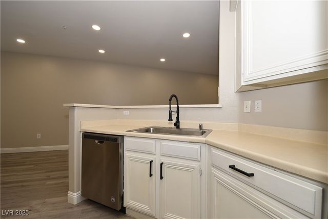 7155 South Durango Drive 207, Las Vegas, NV 89113