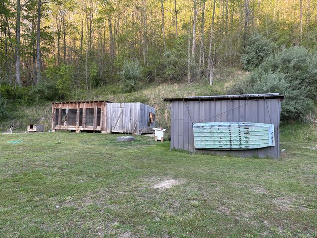 8515 State Highway 223, Flat Lick, KY 40935