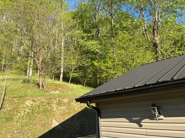 8515 State Highway 223, Flat Lick, KY 40935