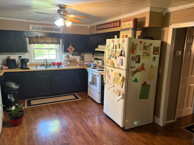 8515 State Highway 223, Flat Lick, KY 40935