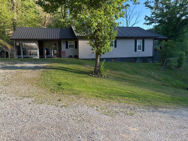 8515 State Highway 223, Flat Lick, KY 40935