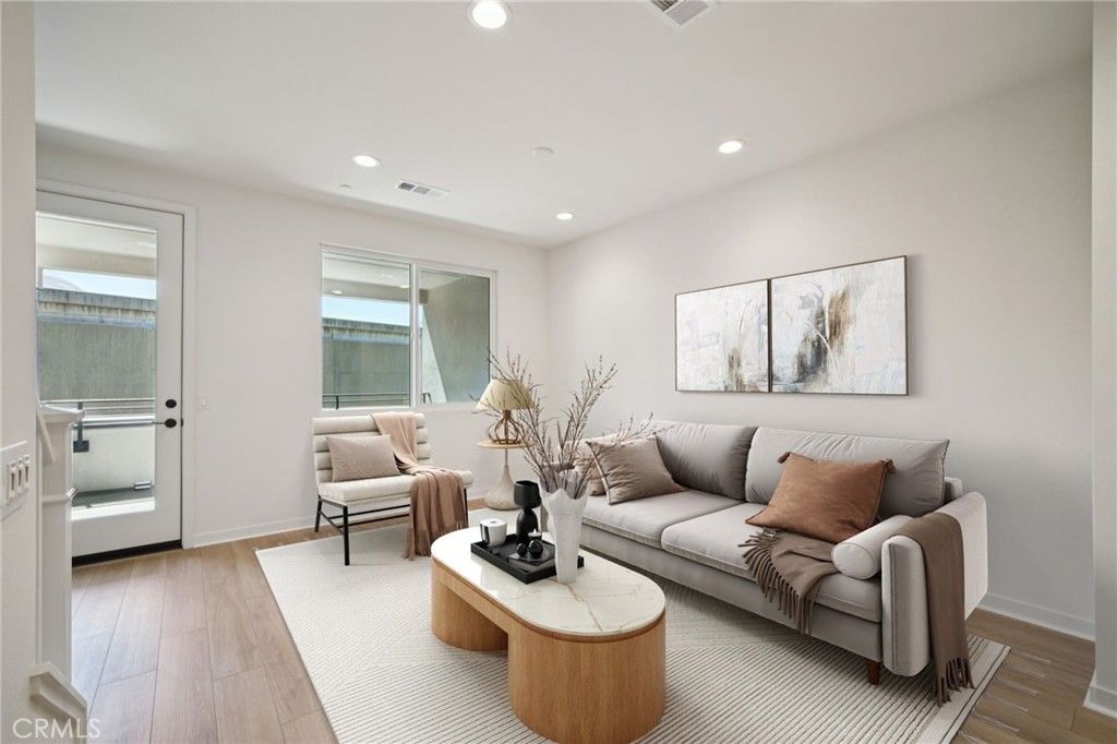 Image 10 of property listing at 152 Balsawood, Tustin, CA 92780