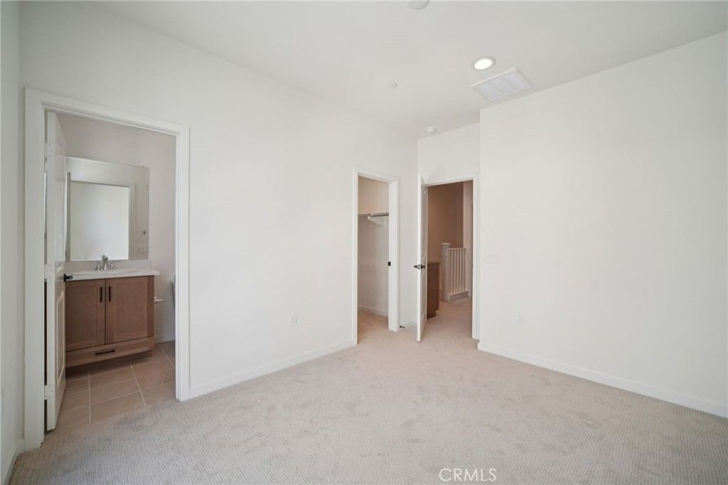 Image 13 of property listing at 152 Balsawood, Tustin, CA 92780