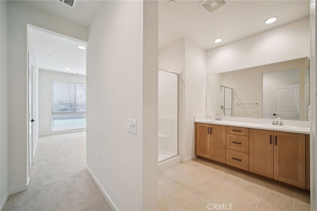 Image 16 of property listing at 152 Balsawood, Tustin, CA 92780