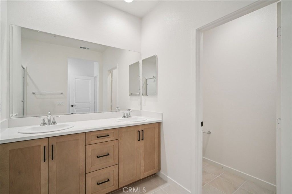 Image 18 of property listing at 152 Balsawood, Tustin, CA 92780