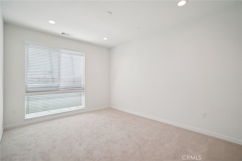 Image 19 of property listing at 152 Balsawood, Tustin, CA 92780