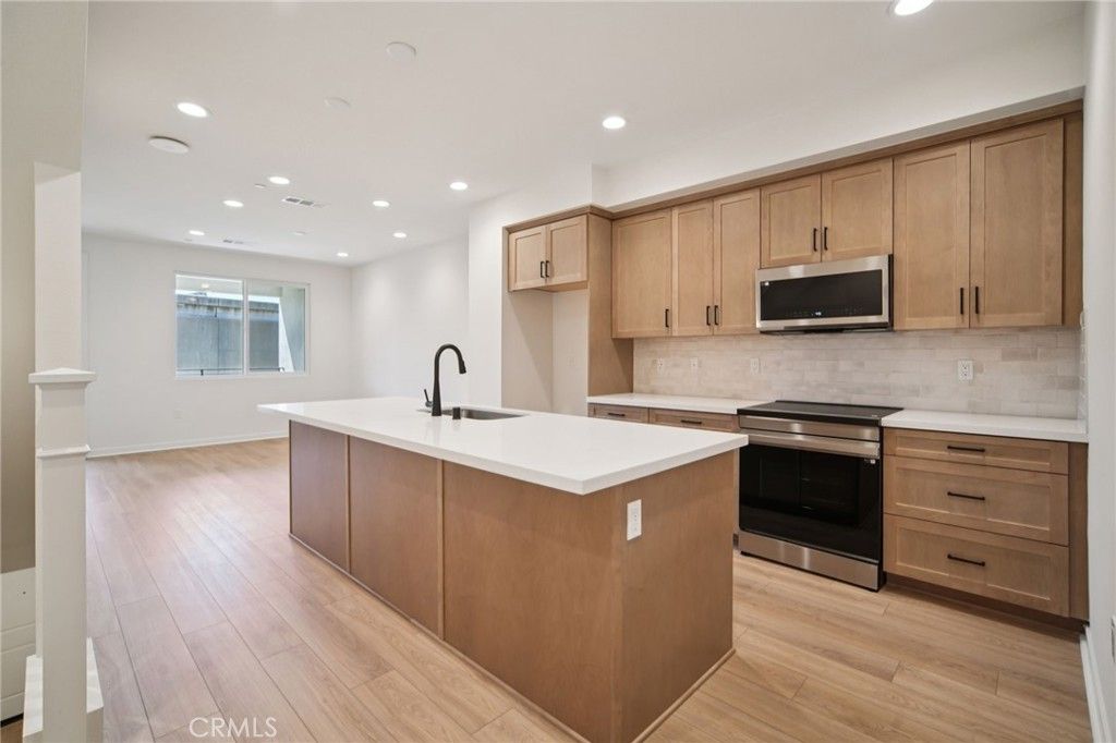 Image 2 of property listing at 152 Balsawood, Tustin, CA 92780