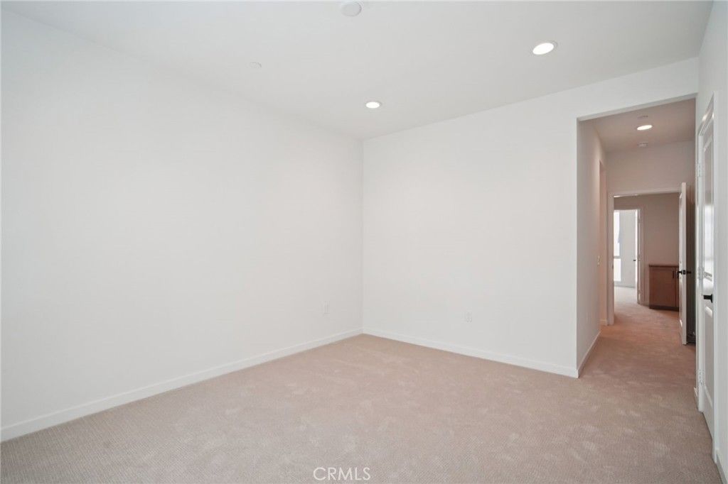 Image 22 of property listing at 152 Balsawood, Tustin, CA 92780