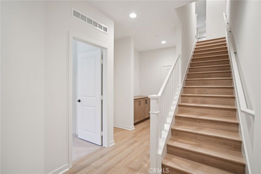 Image 27 of property listing at 152 Balsawood, Tustin, CA 92780