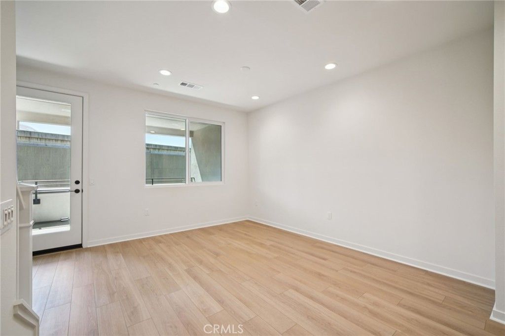 Image 29 of property listing at 152 Balsawood, Tustin, CA 92780