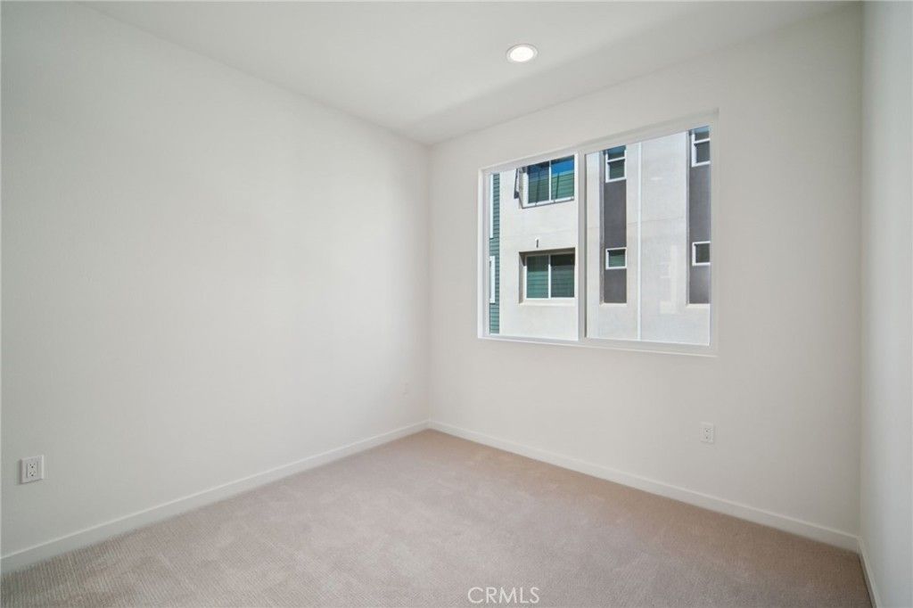 Image 35 of property listing at 152 Balsawood, Tustin, CA 92780