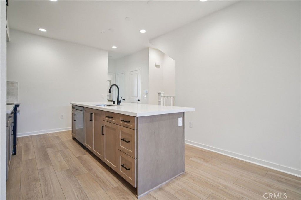 Image 5 of property listing at 152 Balsawood, Tustin, CA 92780