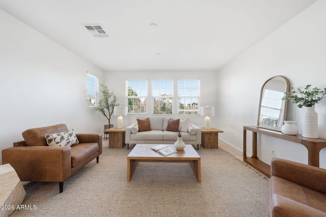 1696 E BRIDGEPORT Parkway, Gilbert, AZ 85295