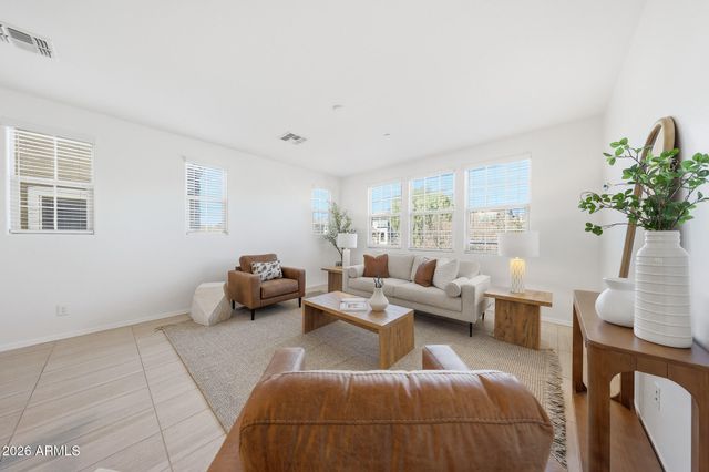 1696 E BRIDGEPORT Parkway, Gilbert, AZ 85295