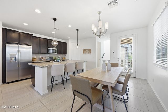 1696 E BRIDGEPORT Parkway, Gilbert, AZ 85295