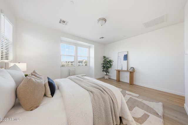 1696 E BRIDGEPORT Parkway, Gilbert, AZ 85295