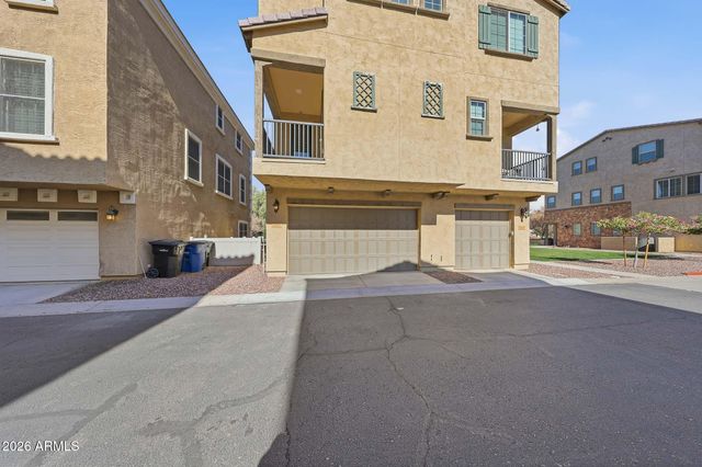 1696 E BRIDGEPORT Parkway, Gilbert, AZ 85295