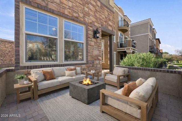 1696 E BRIDGEPORT Parkway, Gilbert, AZ 85295