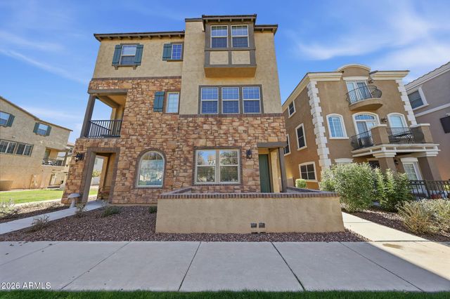 1696 E BRIDGEPORT Parkway, Gilbert, AZ 85295